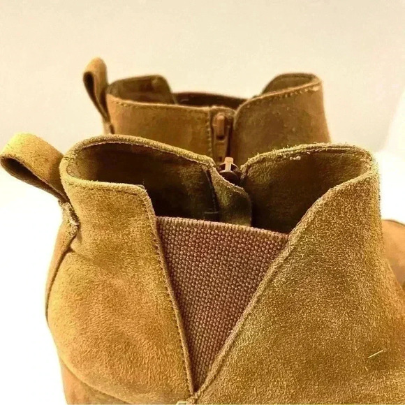 Tom’s Brown Suede Bohemian Almond Toe Zip Comfort Walking Wedge Booties (6) - Picture 4 of 12